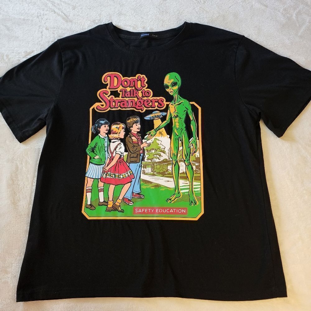 Romwe Size Medium NWOT Black Tshirt With Graphic Don't Talk To Strangers